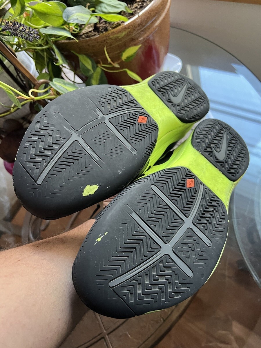 Nike Federer Zoom Vapor 9.5 Tour Tennis Shoes 631458-700 volt