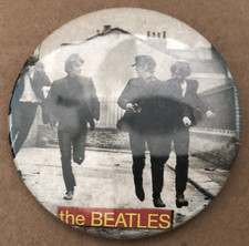 Sweet THE BEATLES Pinback Running on Street