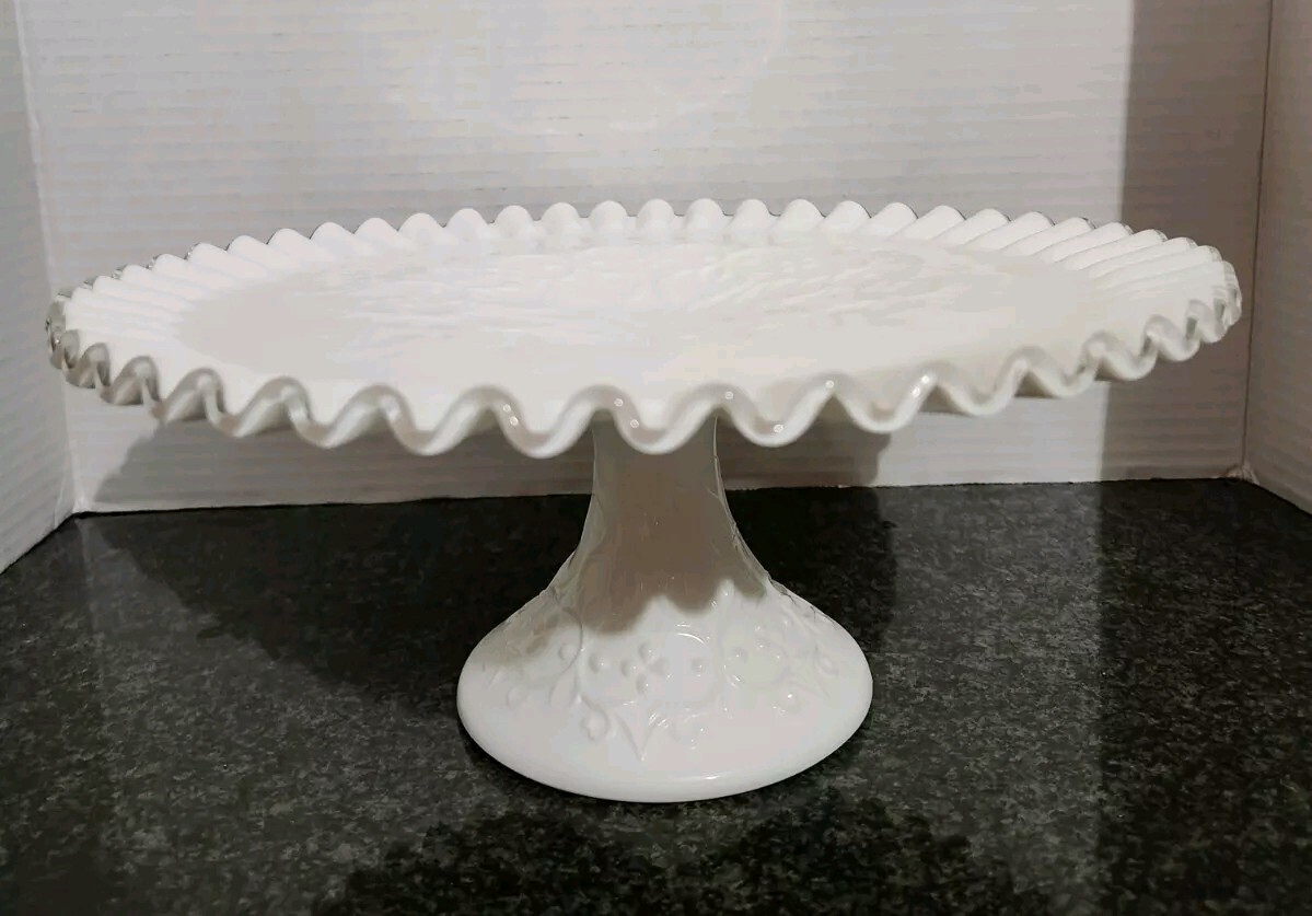 VINTAGE FENTON SILVER CREST SPANISH LACE CAKE PLATE PEDESTAL STAND
