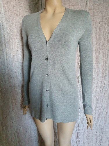 PRADA BUTTON-UP WOOL GREY V - NECK CARDIGAN SIZE 46, RPP - 920$ - Picture 8 of 11