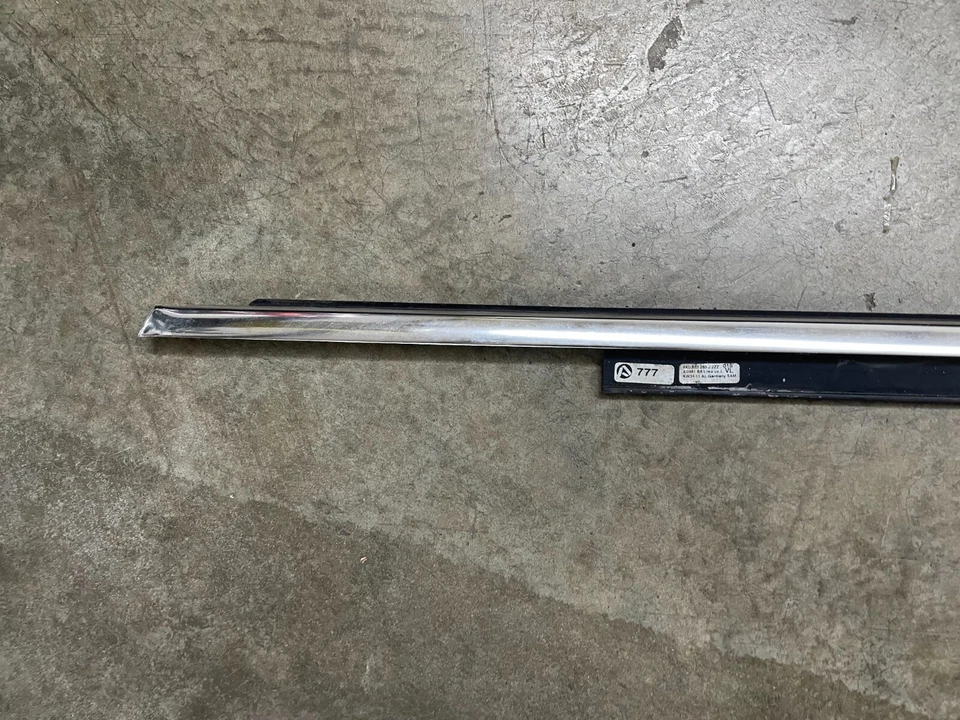 Audi A4 Quattro 2009-2016 conductor delantero izquierdo moldura cromada OEM 8K0 853 283 Foto 2 de 4