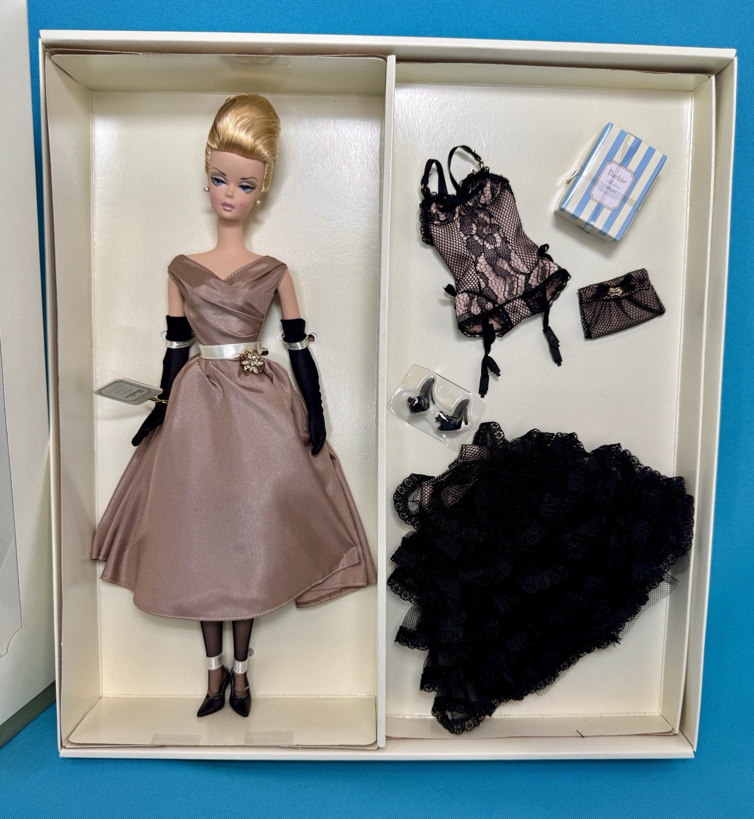 Куклы 2006 Barbie Collector High Tea & Savories Giftset Silkstone FMC Gold Label