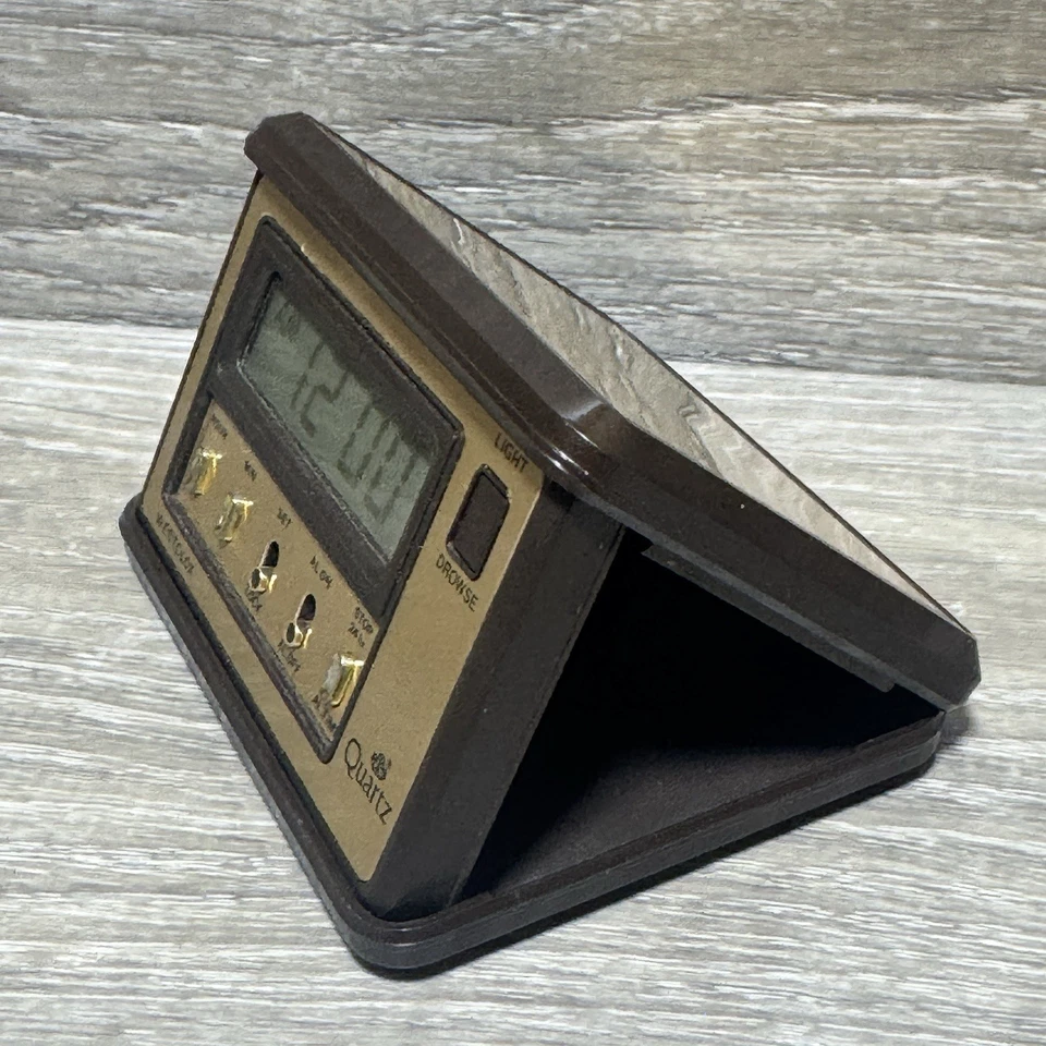 Reloj despertador de viaje vintage Westclox LCD de cuarzo hecho en Hong Kong coleccionable Foto 2 de 4