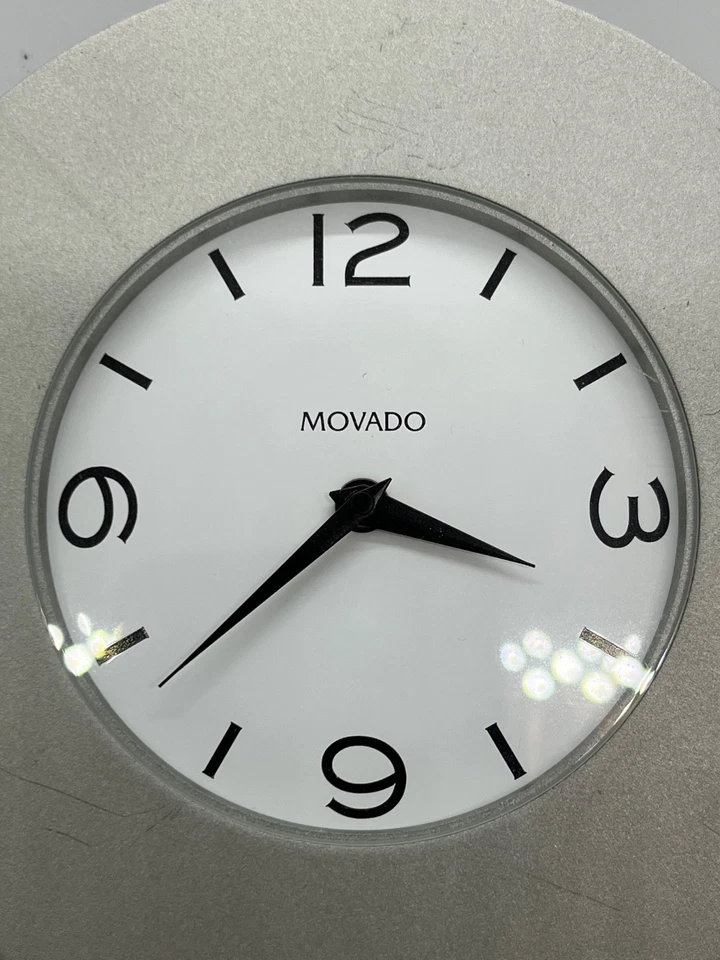 Reloj de escritorio Movado TSI000102M acabado titanio en forma de cono Foto 2 de 4