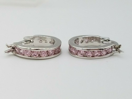 Pendientes de aro Huggie de plata de ley 925 púrpura claro con piedras de circonita cúbica - Imagen 3 de 9