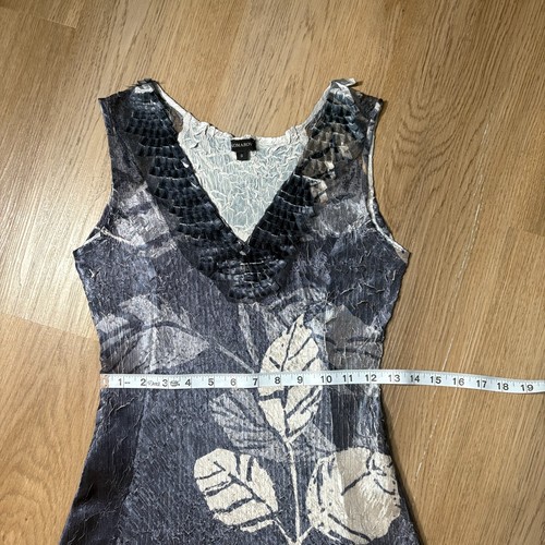 Komarov leaf print Dress size S small mini gray black cream crinkle v-neck - Picture 8 of 9