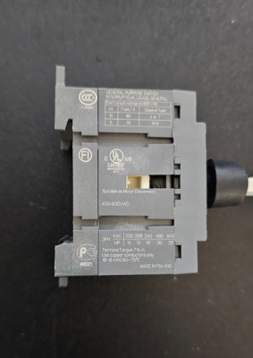 ABB OT40F3 Disconnect Switch 3 Phase 40A 600V 50 Hz DIN Rail Panel Mount