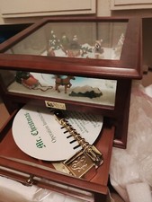 Mr. Christmas Village Square Snowman Scene Symphonium Music Box With 16 Discs