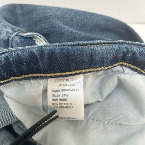 Judy Blue Mid-Rise Distressed Boyfriend Cropped Capri Style #8286 Gr. 24W - Bild 3 von 5