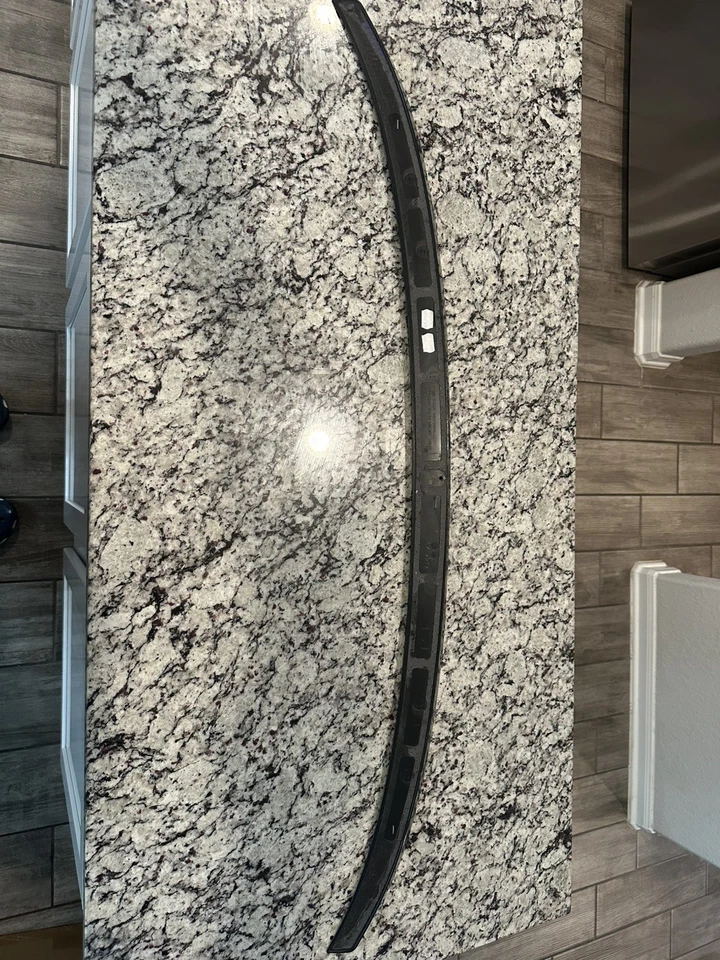 21-25 原始设备制造商宝马 G80 M3 轿车后备箱唇锅黑色 * — 第 4/4 张图片