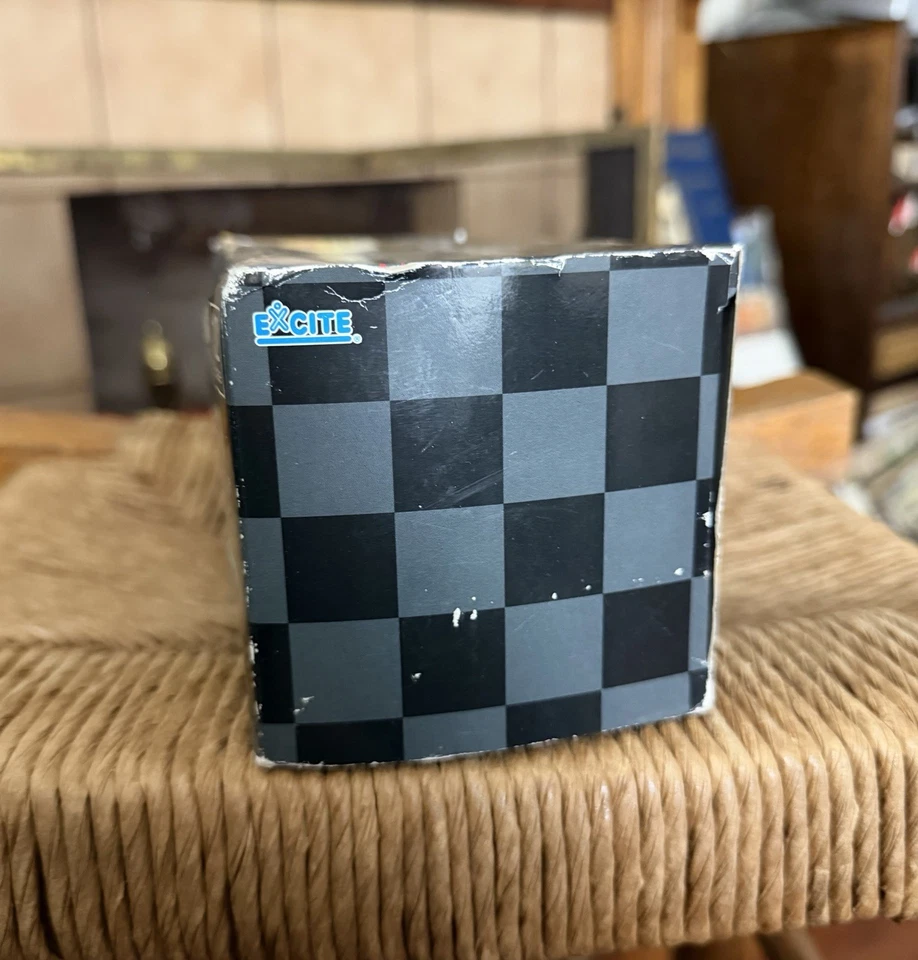 Chrysler Pronto Cruiser 1999 nuevo-ray coche fundido a presión escala 1:32 puertas abiertas doradas Foto 4 de 4