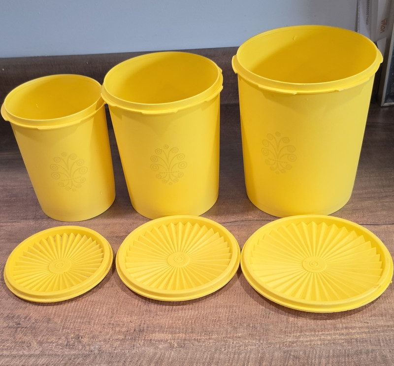 Tupperware Wonderlier Set of 3 Yellow Plastic Canisters w/ Lids 3.5L