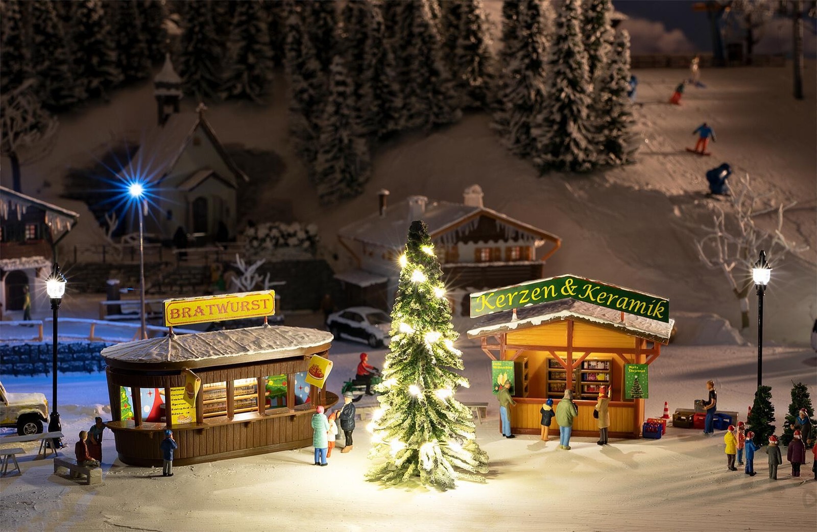 Maquette de stands de marché de Noël Faller 134002 avec sapin illuminé miniature en HO