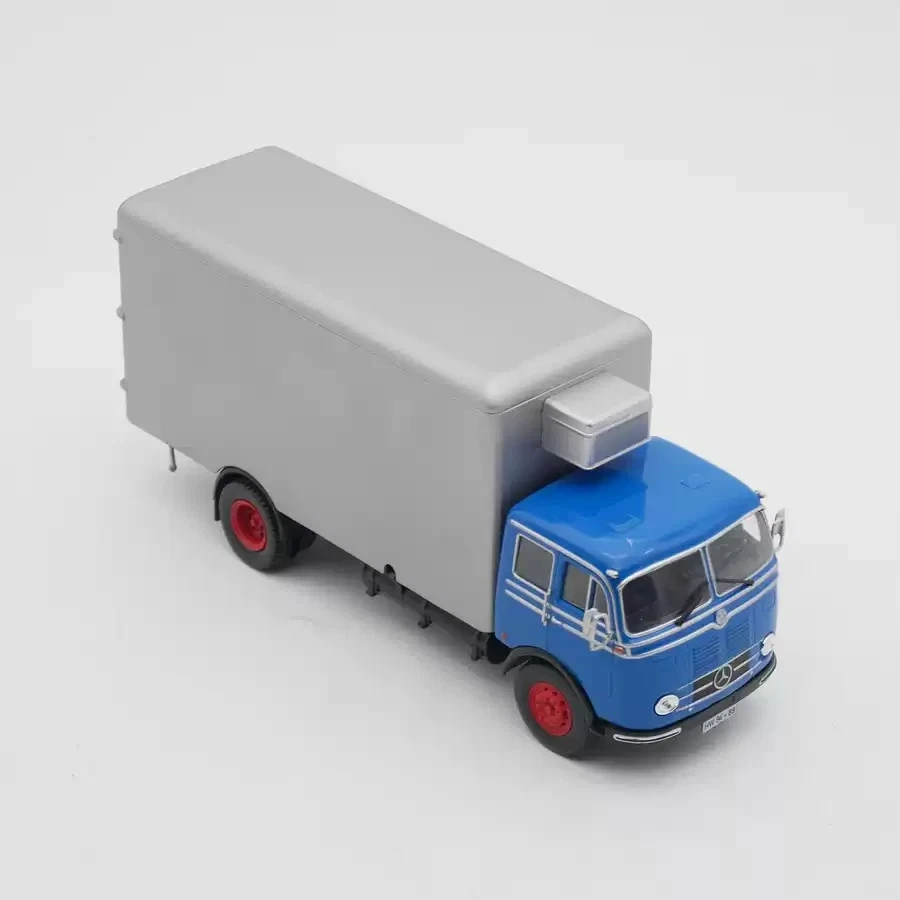 ixo 1:43 Mercedes-Benz LP334 Refrigerated Truck Diecast Model - Image 4 of 4