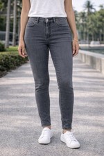 Primark Denim Co Women  s US 14 Gray Skinny Jeans Stretch Mid Rise 32 Leg
