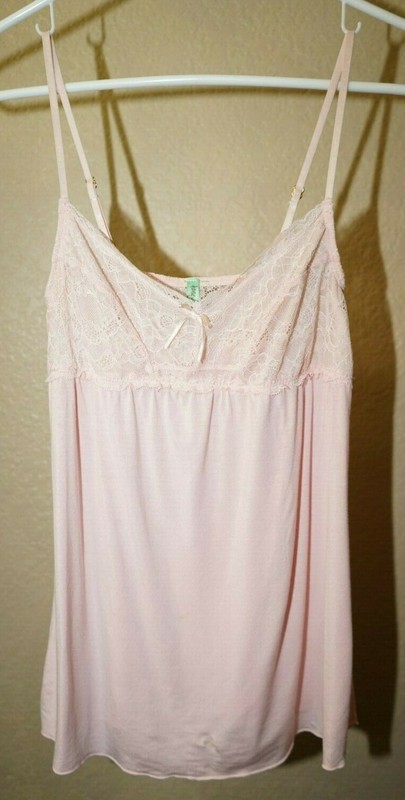 Honeydew medium pink camisol sleepwear top w lace good condition