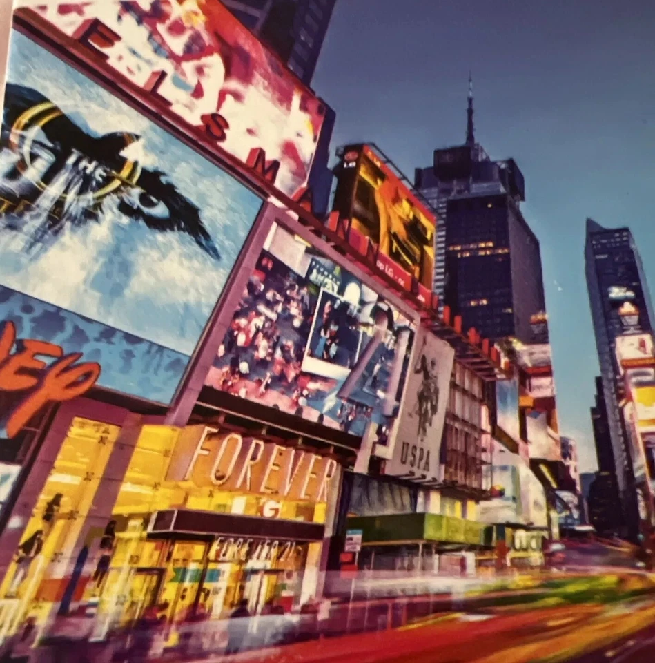 CraZArt PuzzleBug 500 Piece jigsaw puzzle (Times Square, New York City) - Image 3 of 4