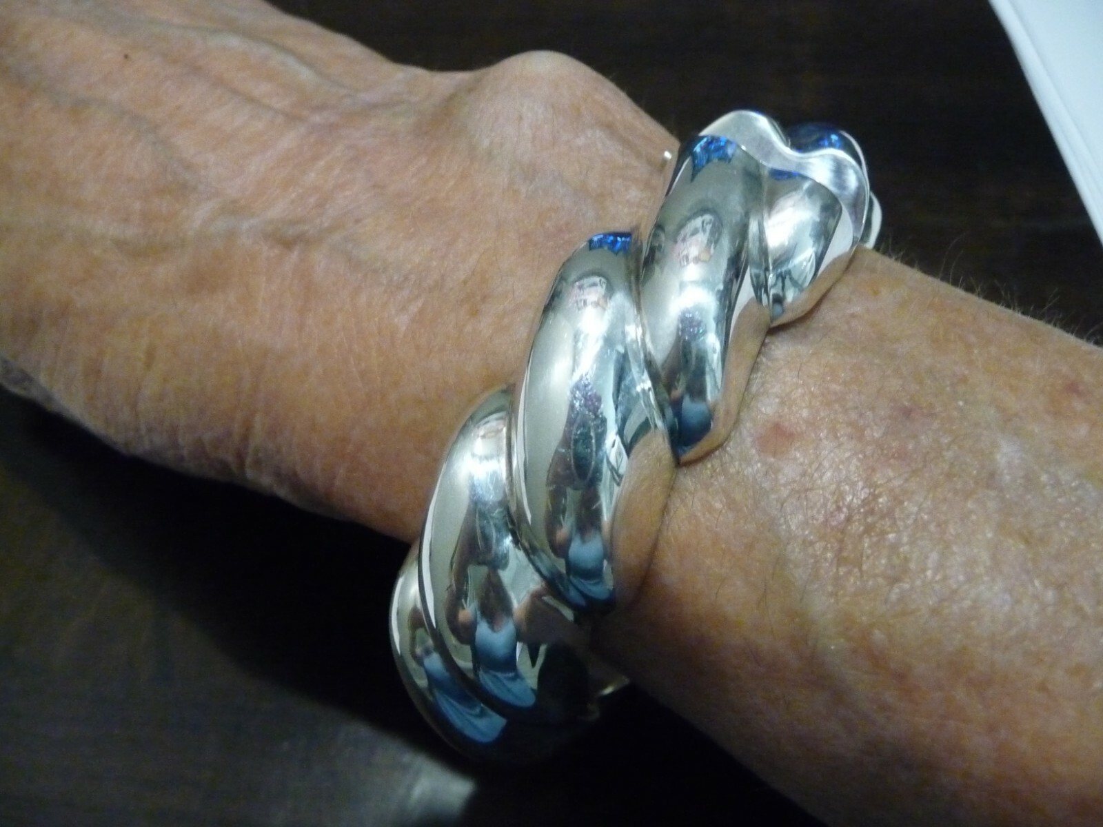 GORGEOUS STERLING SILVER HINGED BANGLE BRACELET - image 8