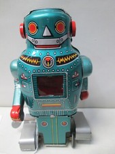 Vintage Japan Tin Wind Up Robot Toy  8