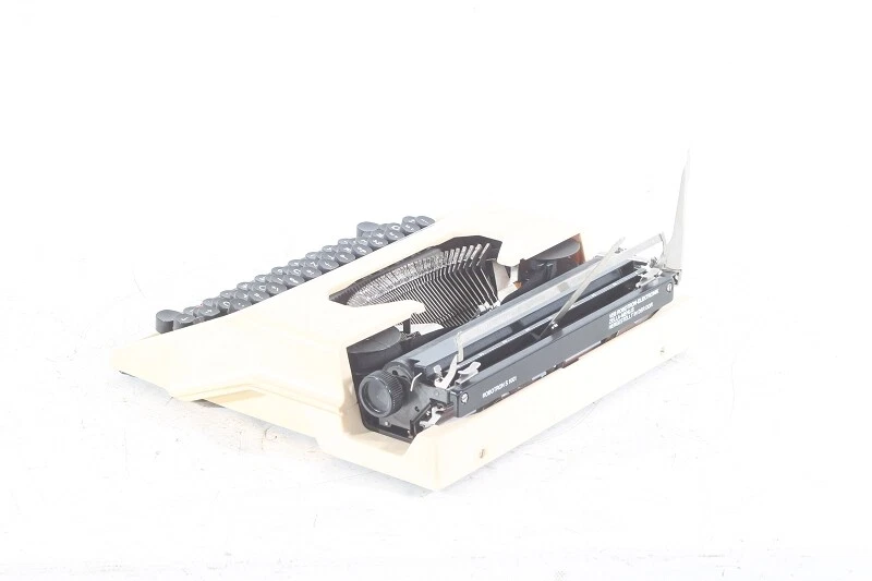 alte Schreibmaschine Reiseschreibmaschine Koffer Robotron Cella 1001  Requist - Bild 4 von 4