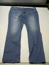 Signature by Levi Strauss & Co. Gold Label Womens Totally Shaping Straight 