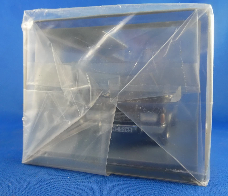 NEO 45265 FORD TAUNUS P7 PULLMANN 1969  NOIR / NEUF DANS SA BOITE  1/43 - Photo 3/4