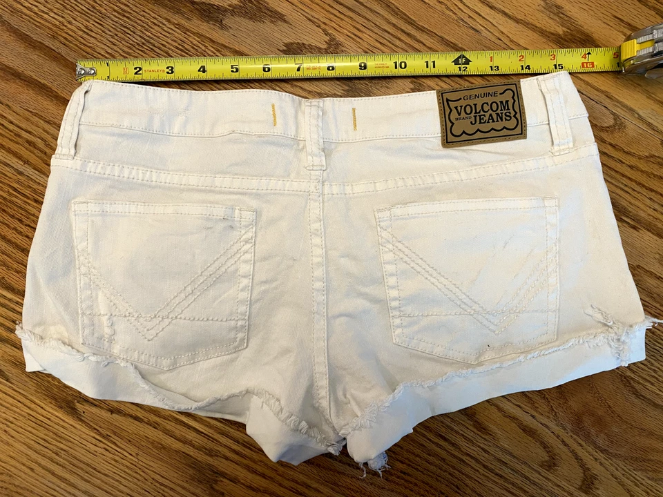 Pantalones cortos de mezclilla blancos VOLCOM para mujer - Talla 5 - ¡Excelente! ¡Envío el mismo día! Foto 3 de 4