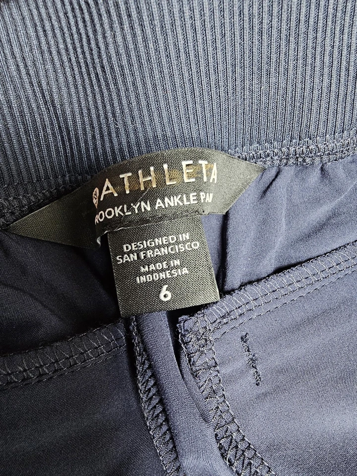 Pantalones Athleta Mujer 6 Azul Marino Brooklyn Tobillo Peso Pluma Elastizados Viaje UPF Foto 3 de 4