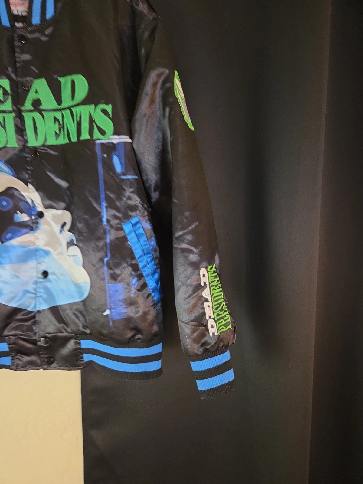 Mens Headgear Classics Dead Presidents 1995 Button Bomber Satin Jacket Size XL - product detail image 3