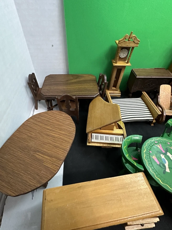 Muebles de madera vintage para casa de muñecas. 45 más piezas de muebles. Madera real Foto 3 de 4