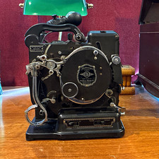 Kodak Kodascope Model B 16mm Portable Desktop Projector w/ Case, Reel, Cord