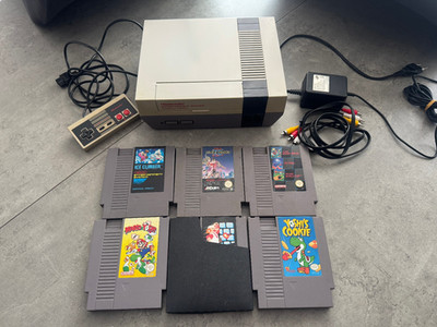 Nintendo Super Entertainment System Spielekonsole - Grau (NES-001)