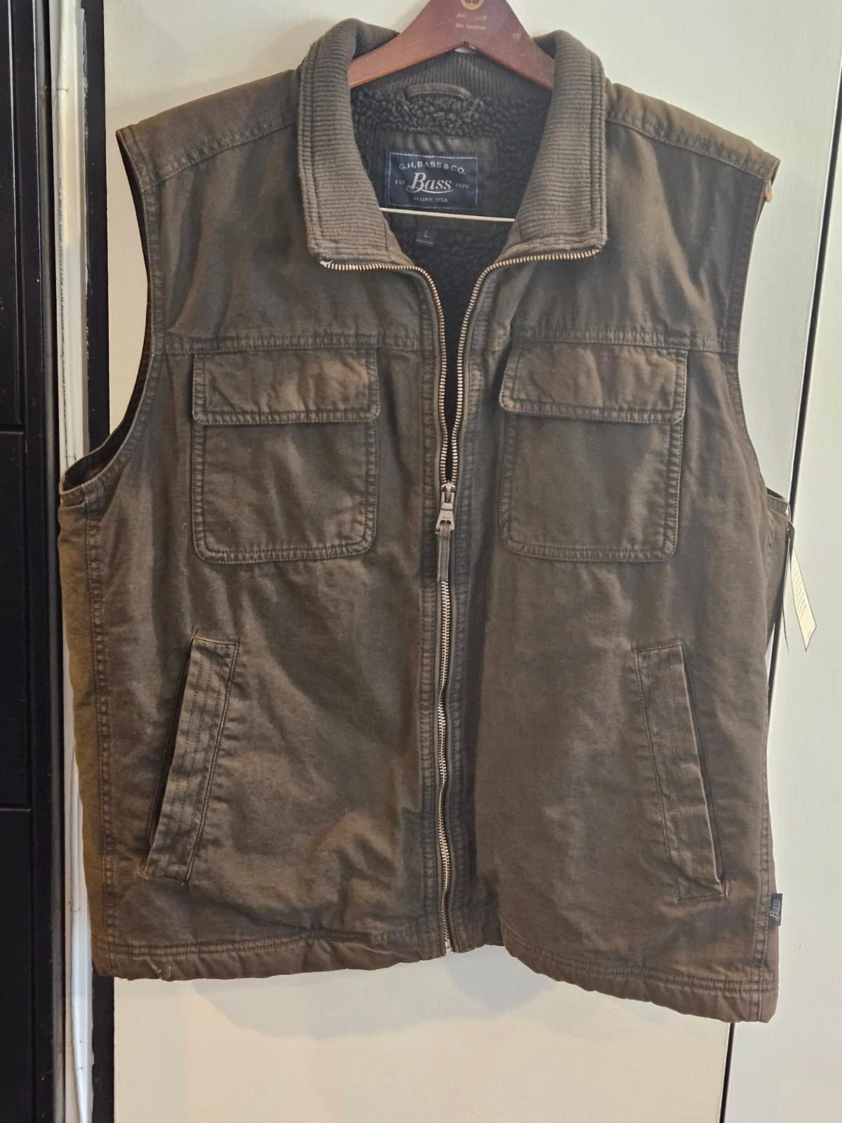 G H Bass Vest Men's Brown Fur Lined Vest W/ Snap Pockets - New With Tags