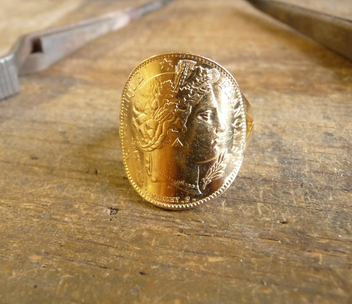 Bague pièce or 20 Francs Cérès sur fourche étroite