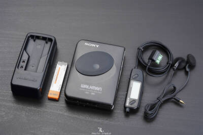SONY WALKMAN DUAL HEAD Cassette Walkman WM-EX909 Operation SONY WALKMAN DUAL HEAD Cassette Walkman WM-EX909 Operation
