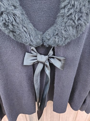 Croft & Barrow Women’s XL Black Sweater w/ Removable Faux Fur Collar and Bow Tie - Picture 3 of 10