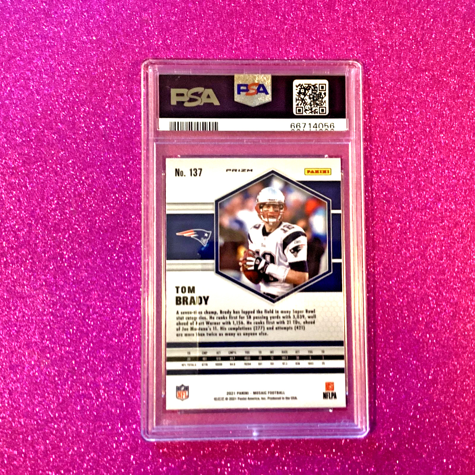 TOM BRADY 2021 PANINI MOSAIC PINK CAMO PRIZM SP#137 GRADED PSA GEM MINT 10 view 2