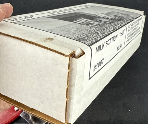 HO Creative Model Assoc. Milk Station with 27 Milk Cans New Sealed In Box - 第 4/4 張圖片