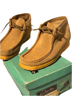 New Original Box Clarks Wallabee Mens US 9 UK 7.5 Shoes  display picture 1