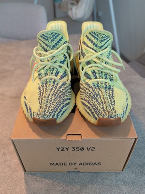 Yeezy x Adidas Neon Yellow Knit Fabric Boost 350 V2 Semi Frozen Yellow Sneaker
