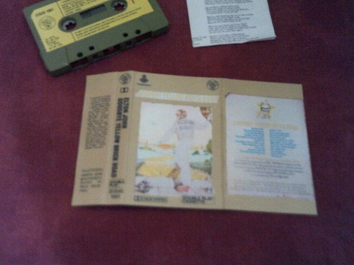 CASSETTE: ELTON JOHN Goodbye yellow brick road Rare Original 1970s POP Rock - Picture 2 of 3