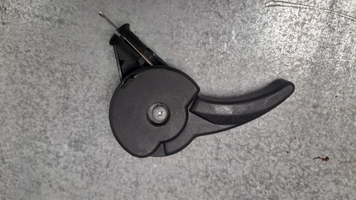 Mercedes W201 190 Öffner Motorhaube Fußraum unten links