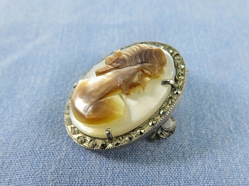 Cammeo vintage in madreperla intagliato in argento 800 e spilla o ciondolo marcasite - Foto 2 di 12