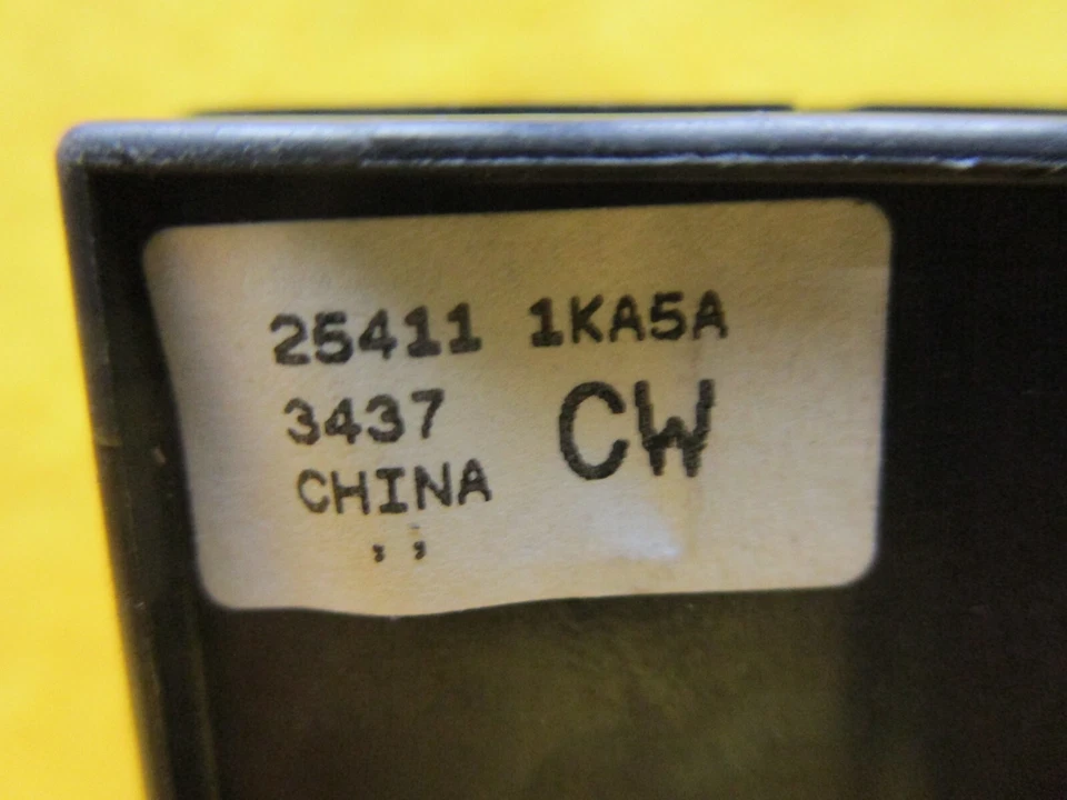 Interruptor de control de ventana lateral para pasajero Nissan Leaf 2011-2022 PN 25411-1KA5A Foto 4 de 4