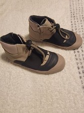 Zara boys ELASTICATED HIGH-TOP SNEAKERS, size 13.5/1.5