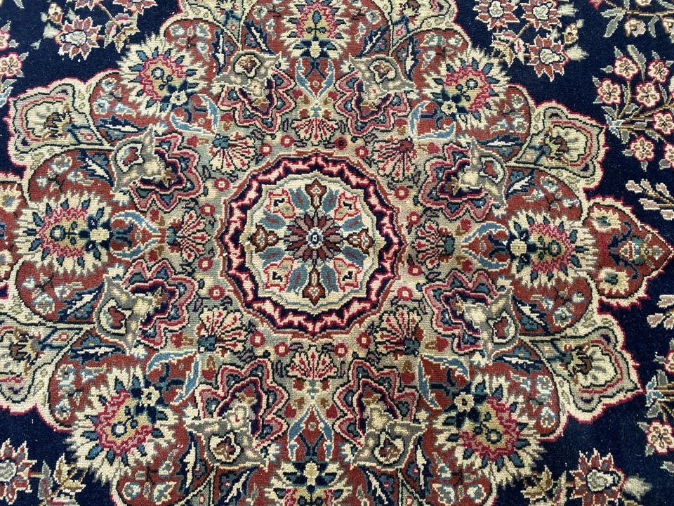 Alfombra persa vintage | Alfombra medallón tribal azul lana anudada a mano de 5 x 8 pies Foto 4 de 4