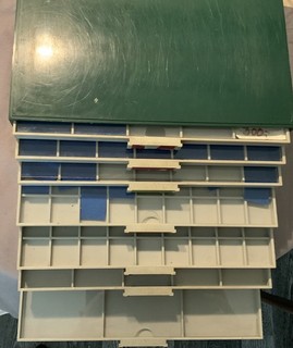 BEBA Münzkasten mit 8 Tableaus insgesamt 344 Fächer