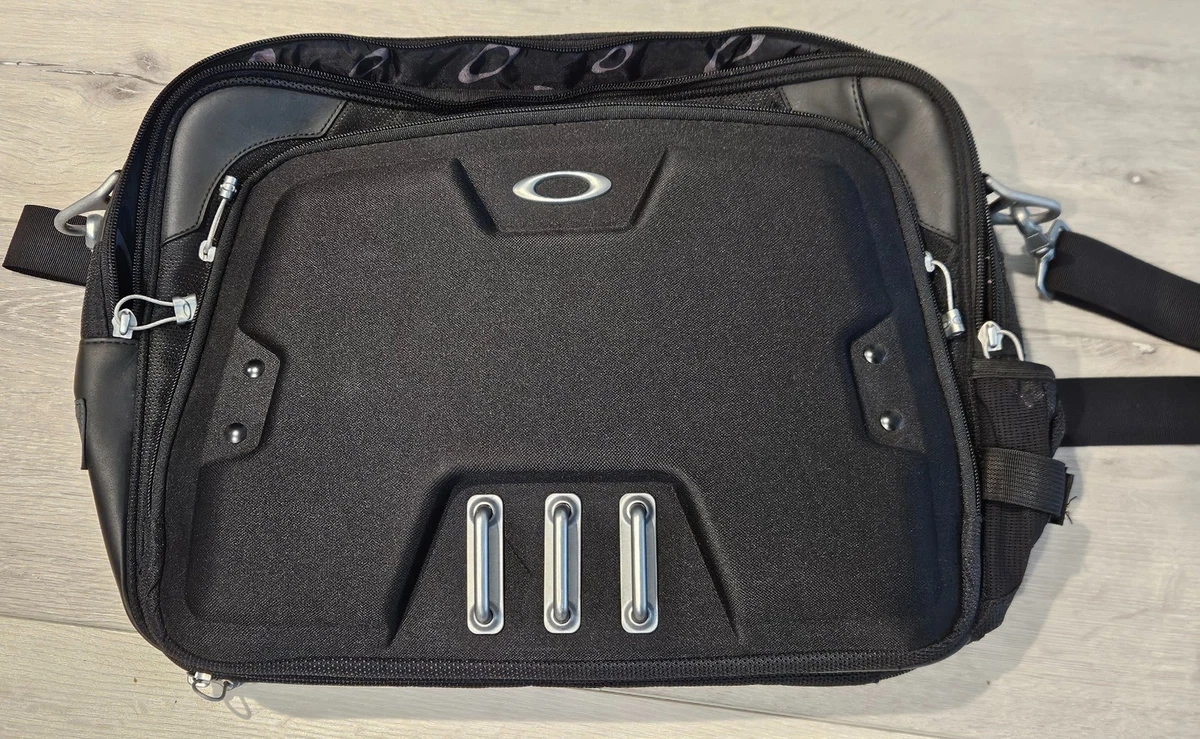 【OAKLEY/オークリー】メッセンジャーバッグ archive Oakley Messenger Bag for sale | eBay