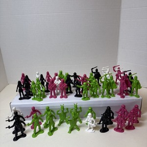 VINTAGE 1970'S GALAXY LASER TEAM ASTRONAUTS ALIENS FIGURE LOT 53 COUNT TIM MEE