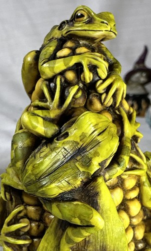 Harmony Kingdom Artist Neil Eyre Design HALLOWEEN Corn Cob Tree Frogs - Picture 6 of 14